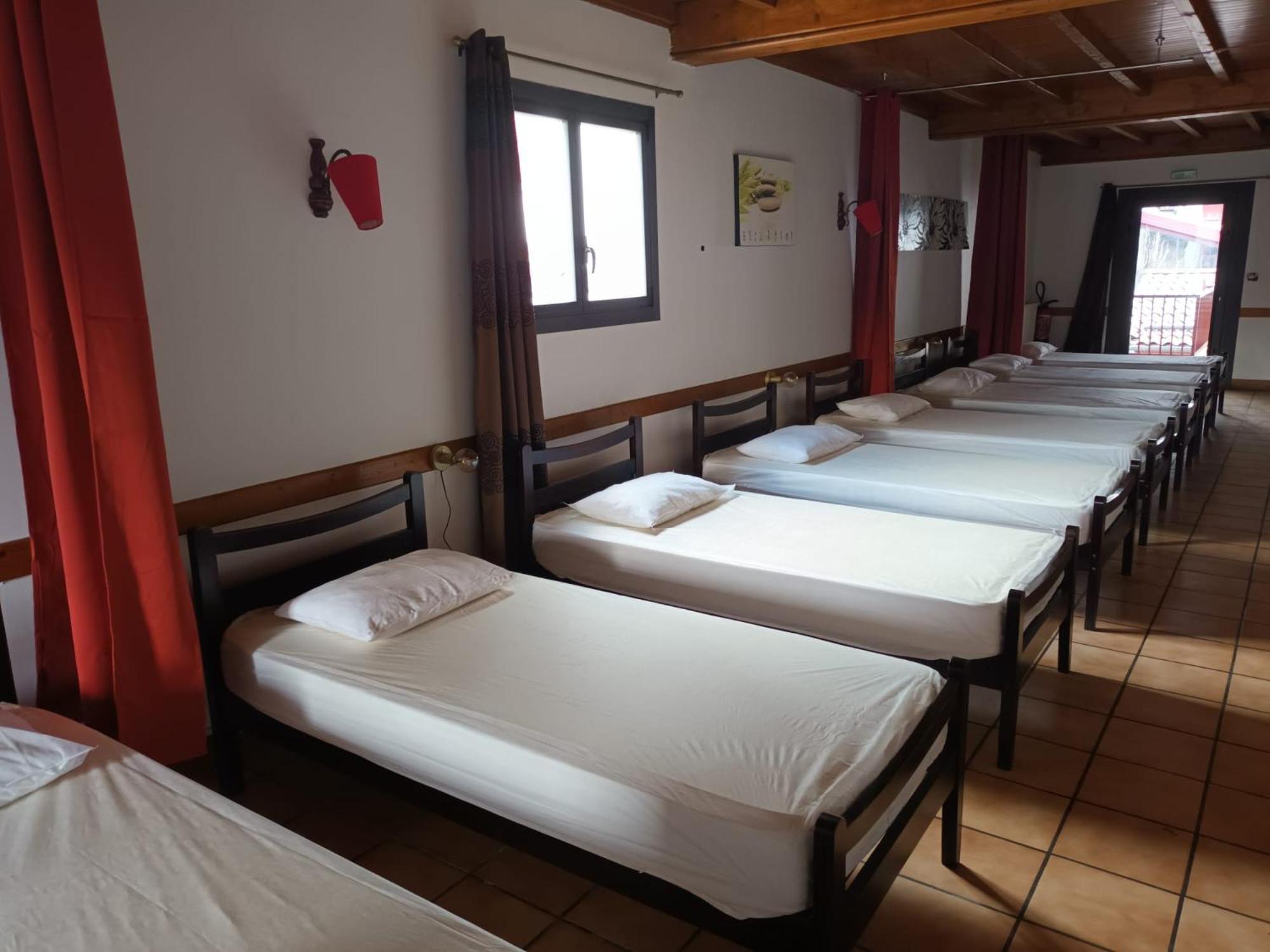 Refuge D'Etape Zuharpeta Randonneur Pelerin Hostel Saint-Jean-Pied-de-Port Kültér fotó